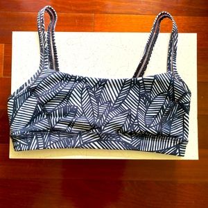 Lululemon leaf design straight up bra. Women’s size 6.